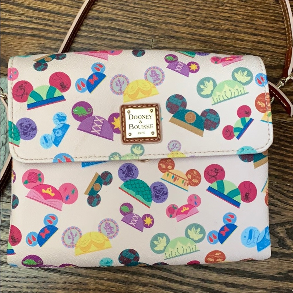 EUC Disney DooneyBourke princess earhats crossbody